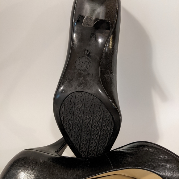 MICHAEL Michael Kors leather black heels - Picture 3 of 6